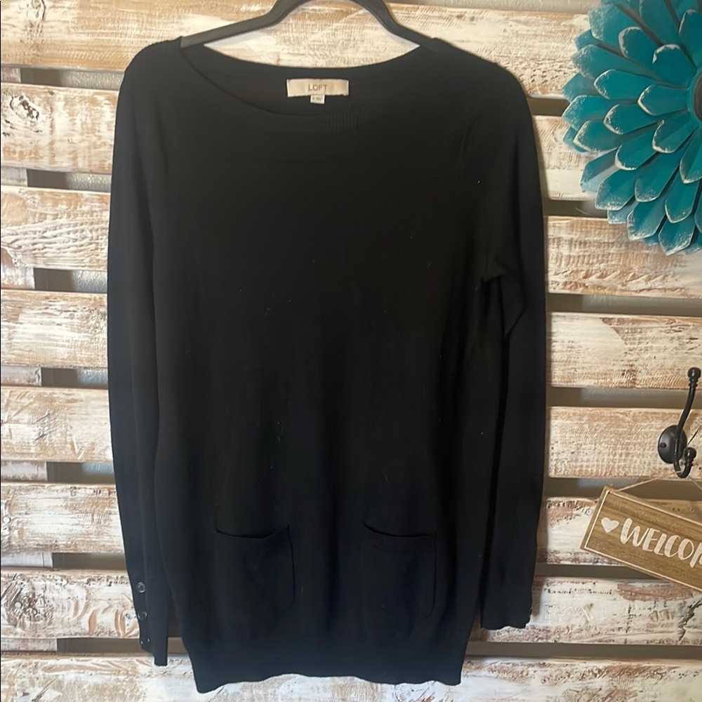 🔥🔥 (3/$20) 
LOFT Classic Black Tunic Sweater with ribbed detail at top,  Medium